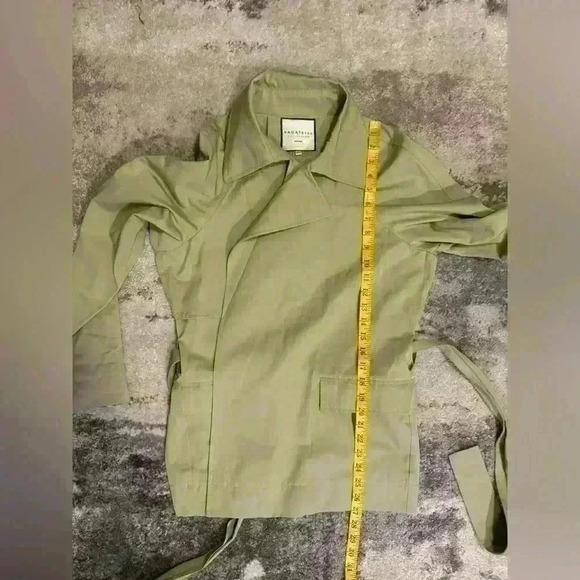 Women’s Green Bagatelle Jacket - Picture 7 of 7